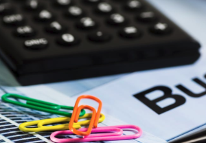 2017-03-05 21_25_05-Four Paperclips Next to Silver Ink Pen and Black Calculator · Free Stock Photo