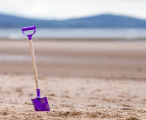 2017-04-09 07_21_23-Purple Shovel on Sand Bottom Focus Camera · Free Stock Photo