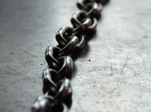 2018-05-12 15_45_15-Chain link photo by Kaley Dykstra (@kaleyloved) on Unsplash